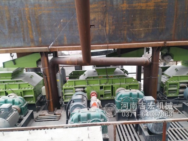 試過多種破碎機(jī),為啥老廠長獨寵白云石對輥機(jī)？答案藏在細(xì)節(jié)里！