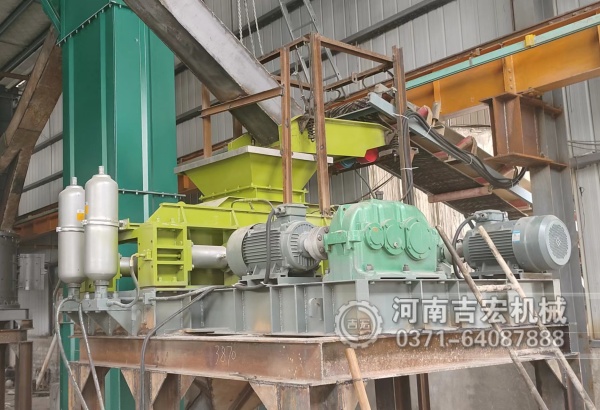 吉宏機械對輥制砂機：高耐磨輥皮+液壓調節，破碎效率提升30%！